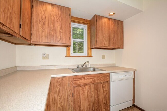 Building Photo - 84 South St