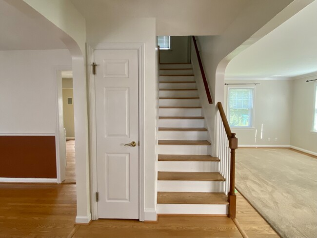 Building Photo - 192 Rhinecliff Dr