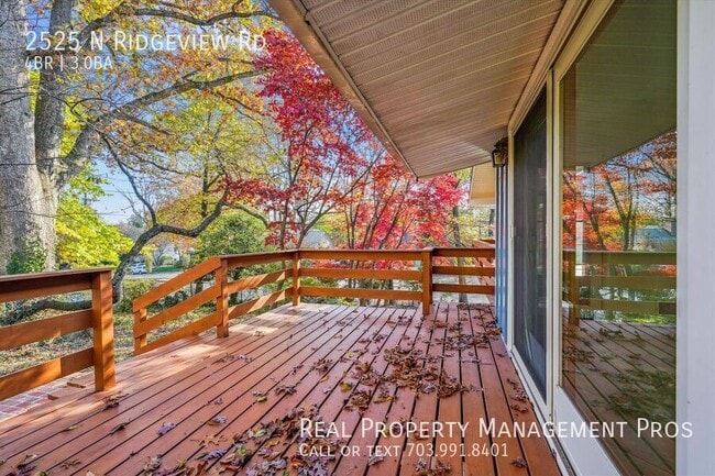 Building Photo - 2525 N Ridgeview Rd