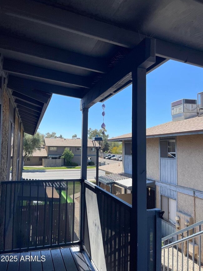 Building Photo - 286 W Palomino Dr
