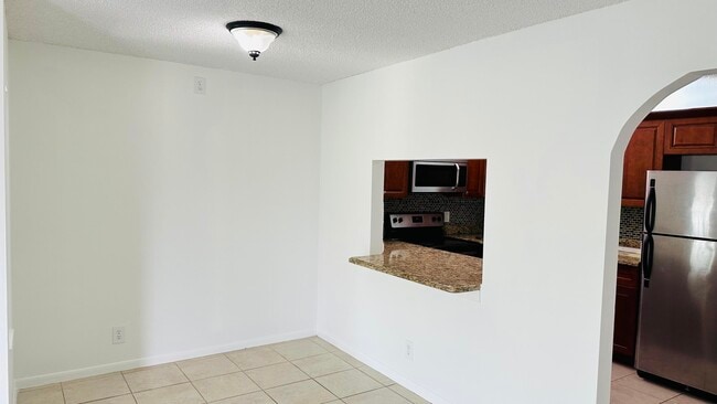 Building Photo - 1006 Green Pine Blvd