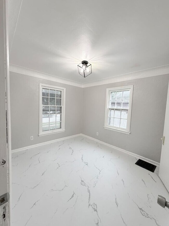 Foto del edificio - 3342 Elm St