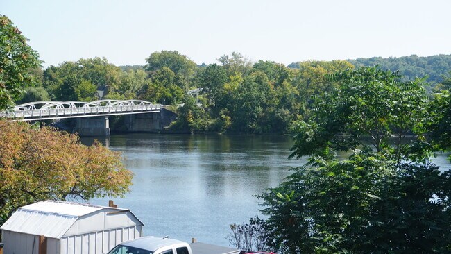 Foto del edificio - 758 Hudson Ave