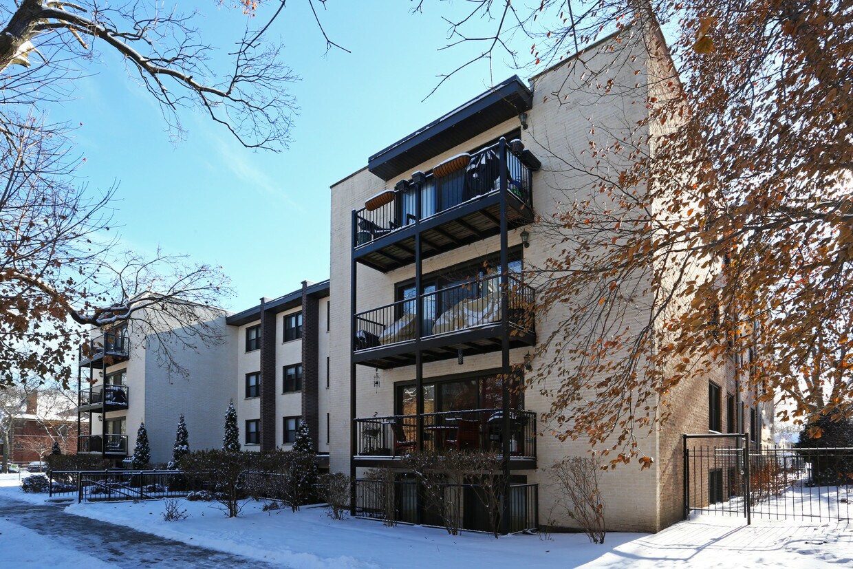 Foto del edificio - 1711-17 W Jarvis Ave