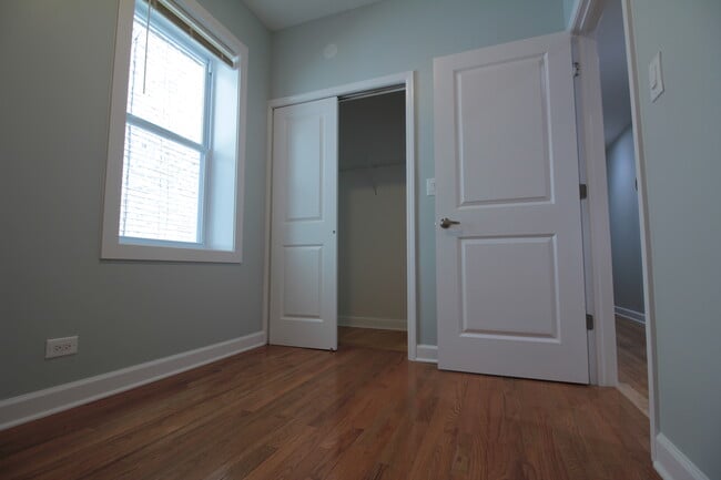 Building Photo - 4711 N Monticello Ave