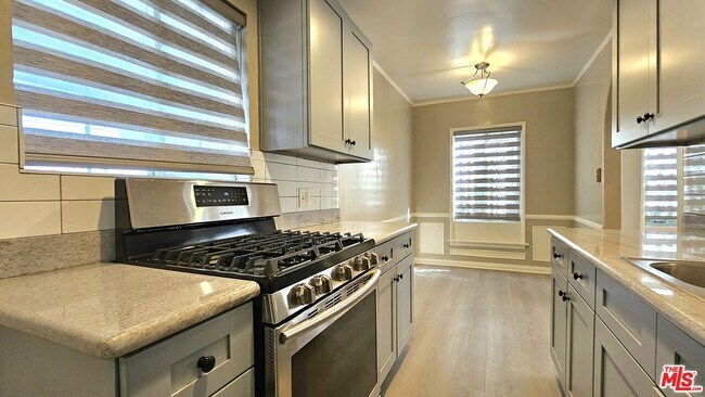 Foto del edificio - 1022 S Norton Ave