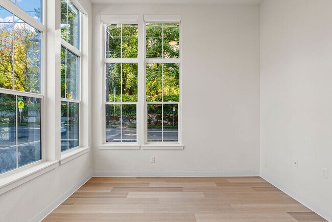 Sala de estar (Unidad 4) - 2175 SE Stark St