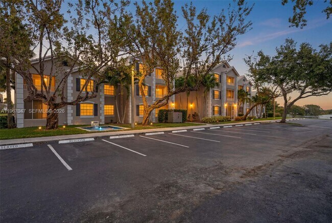 Foto del edificio - 2841 N Oakland Forest Dr