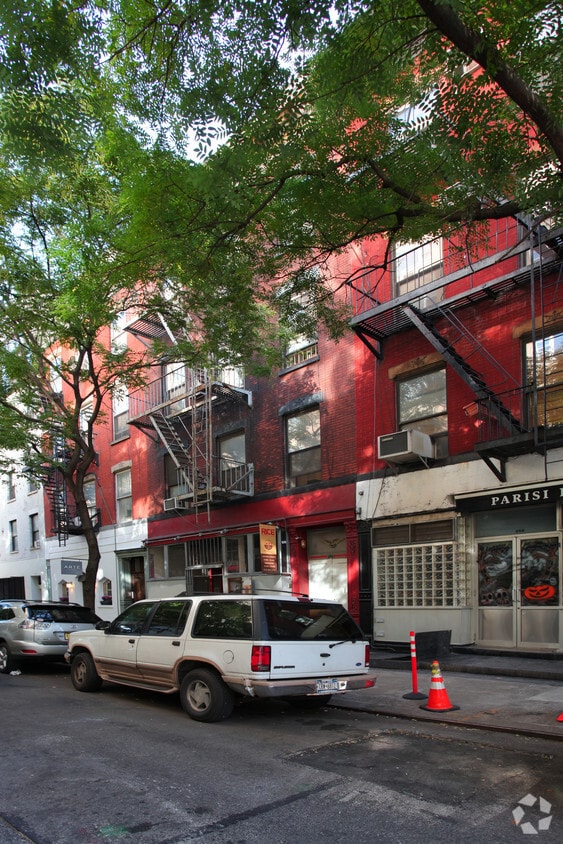 Primary Photo - 292 Elizabeth St
