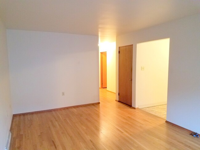 Foto del edificio - Beautiful 3 Bedroom Home - Central Air - H...