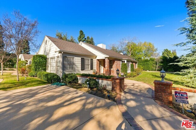 Foto del edificio - 17117 Weddington St