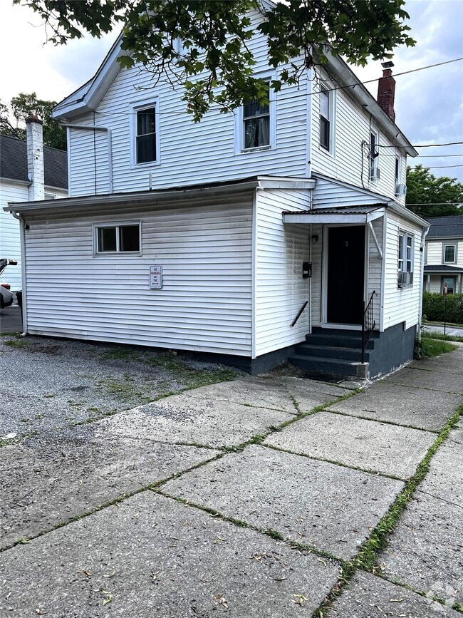 Building Photo - 95 Albany St