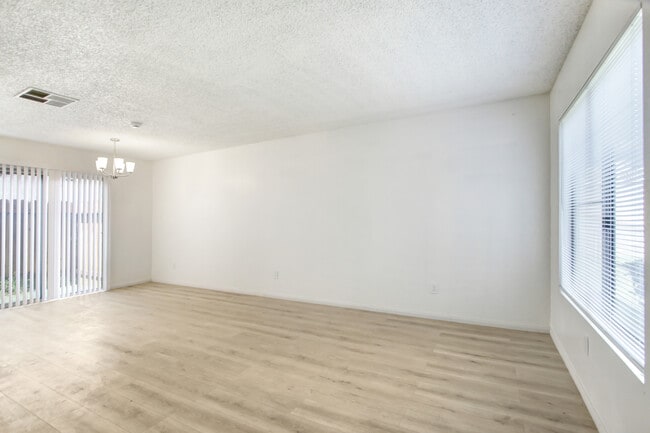 Building Photo - 165 Wiseman Way