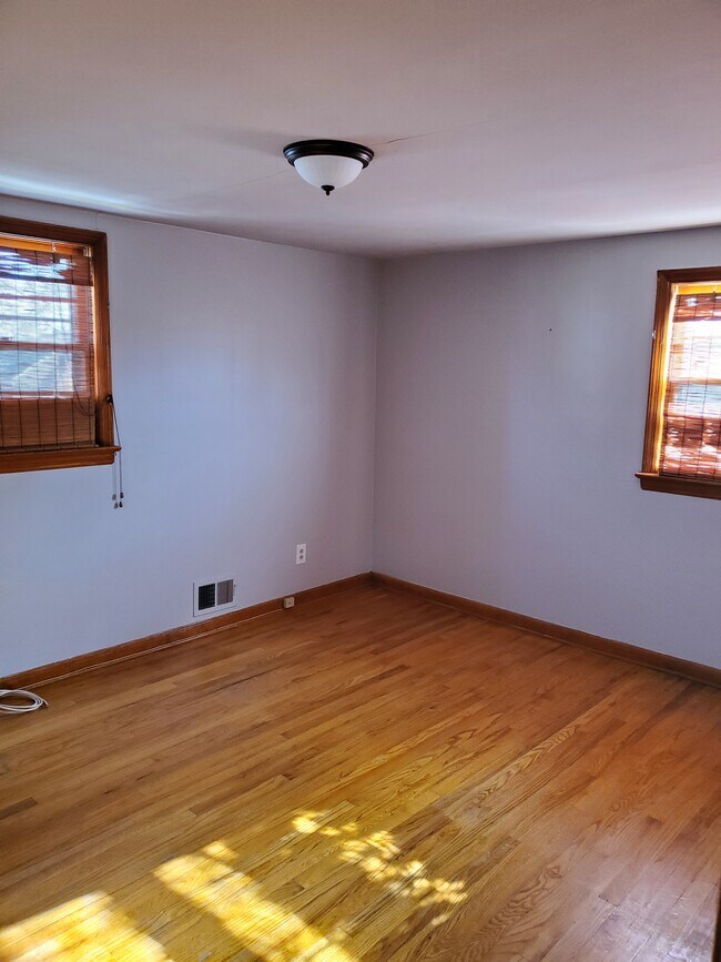2nd bdrm 15x12 - 71 2nd Ave