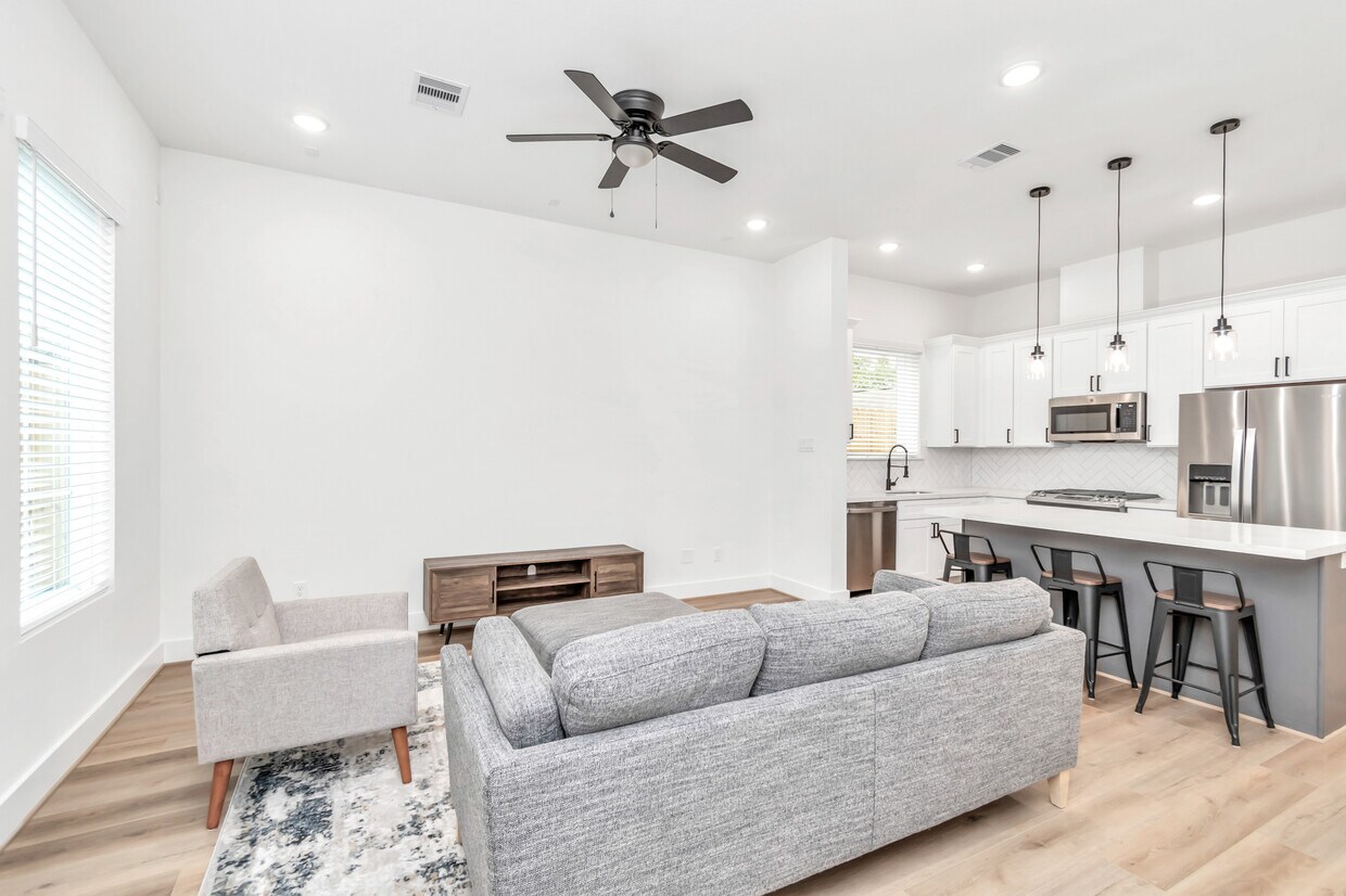 3613 Rosalie St Unit B, Houston, TX 77004 - Condo for Rent