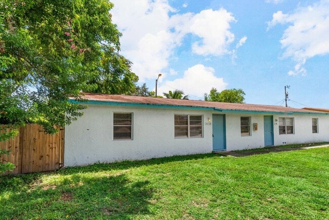 Building Photo - 4758 Gulfstream Rd