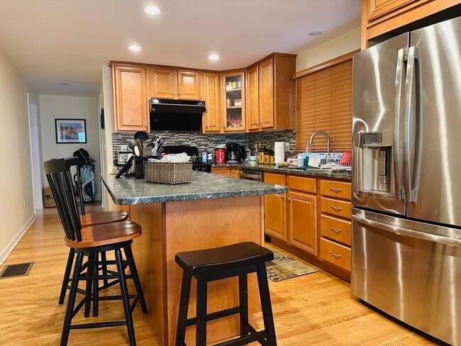 Building Photo - 209 Adams St