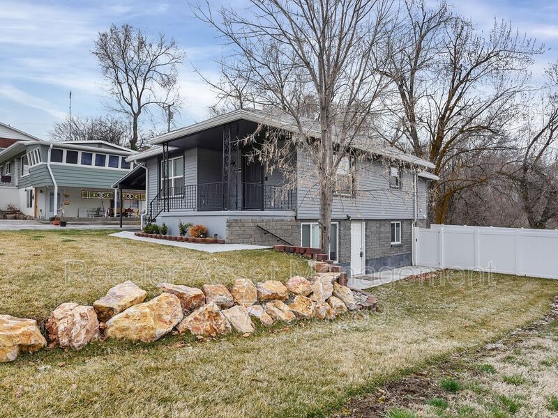 3109 Gramercy Ave Unit 3105 (Downstairs), Ogden, UT 84403 Condo for