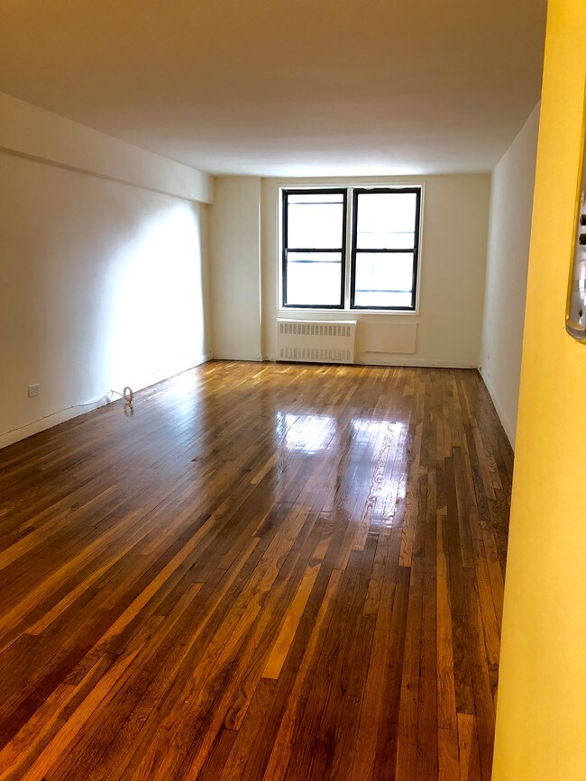 Building Photo - 315 Ovington Ave