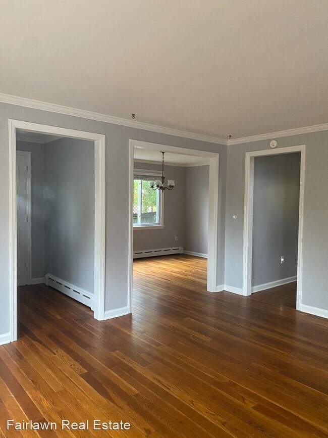 Building Photo - 3 br, 1.5 bath House - 805 Haines