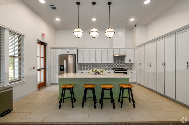 Casa club con acceso total y cocina completa - Cypress Creek Stoney Ridge