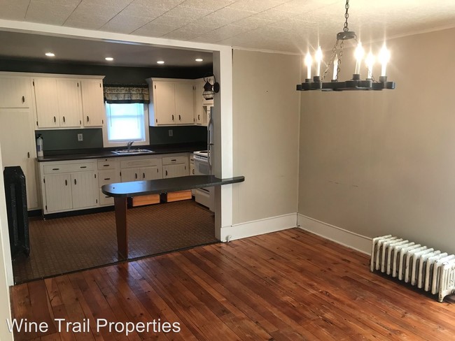Building Photo - 2 br, 1 bath Apartment - 93 Bigelow Ave