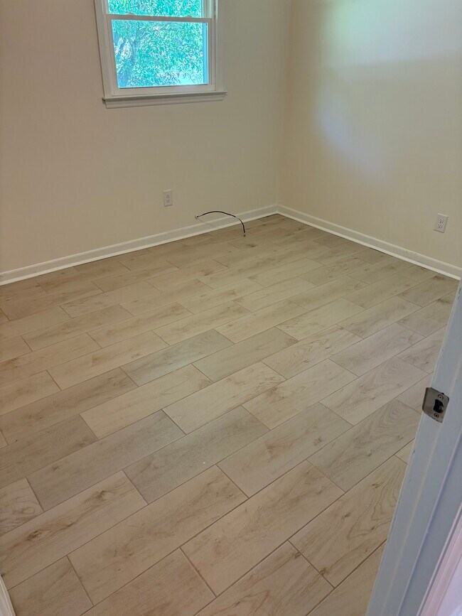 Building Photo - 118 Stone Dr