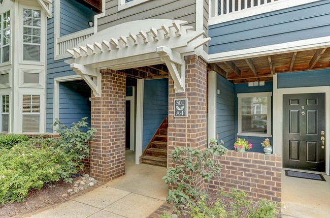 Building Photo - Fantastic 2 Bedroom Condo in the Heart of ...