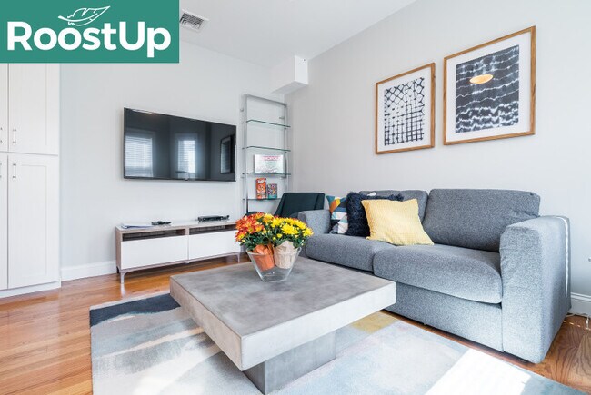 Foto del edificio - Furnished Bedroom with Private Bath in Cambridge