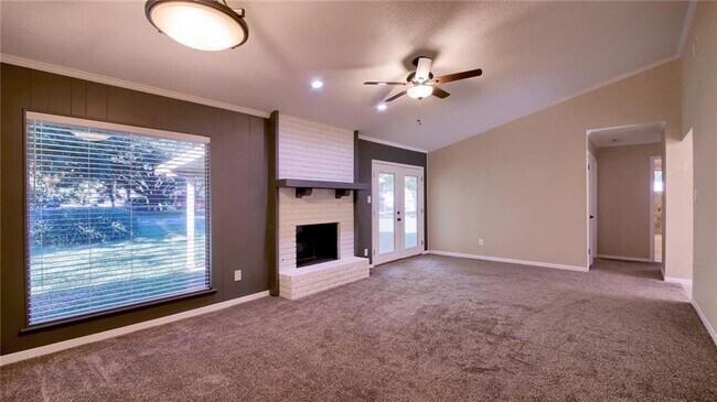 Foto del edificio - 1609 Castlewood Ct