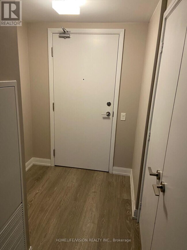 Building Photo - 181 Dundas St E