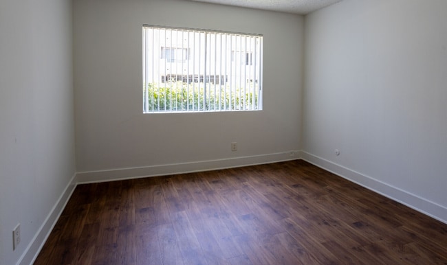 Interior Photo - Saticoy Street