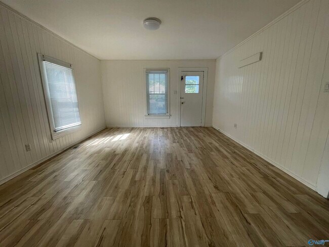 Foto del edificio - 211 Mountain View Dr NW
