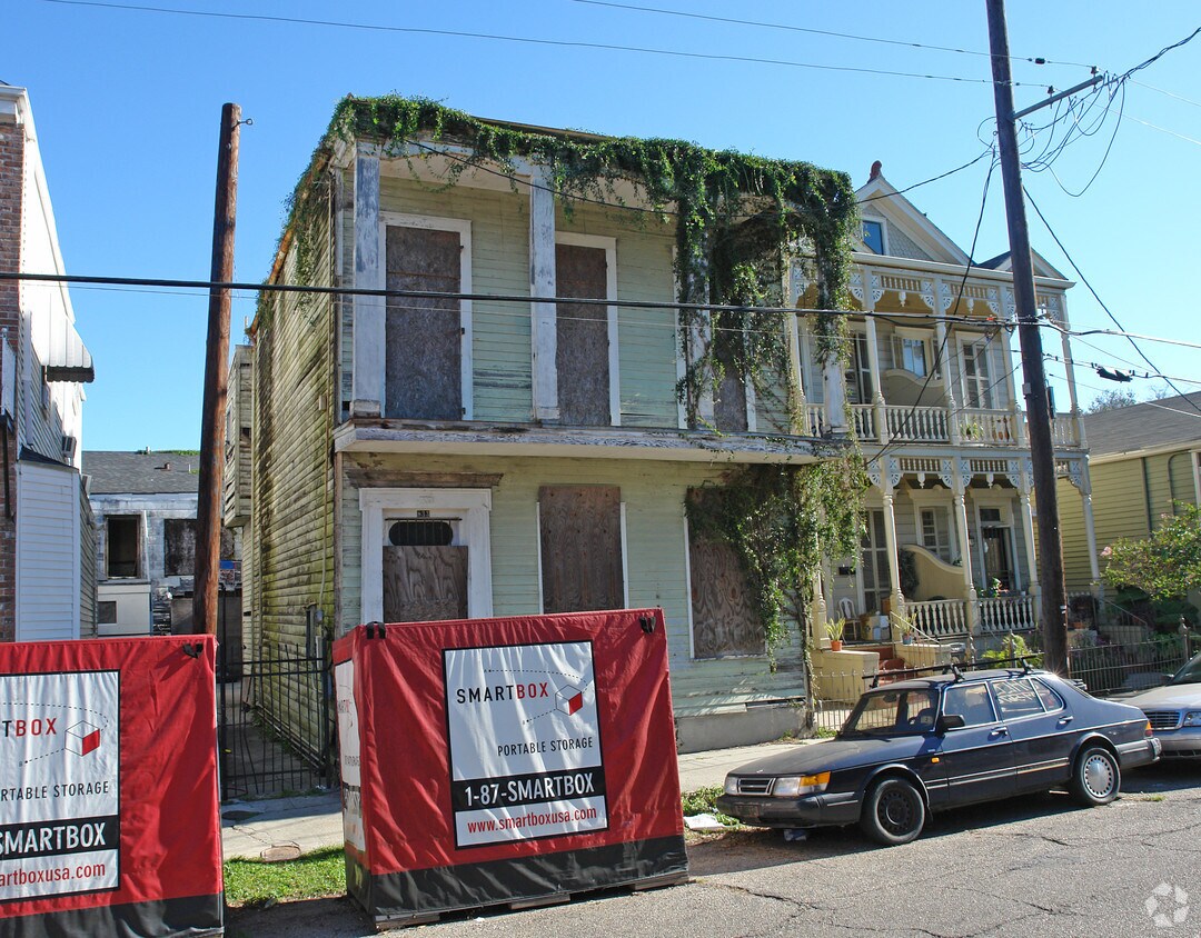 Building Photo - 833 Jackson Ave