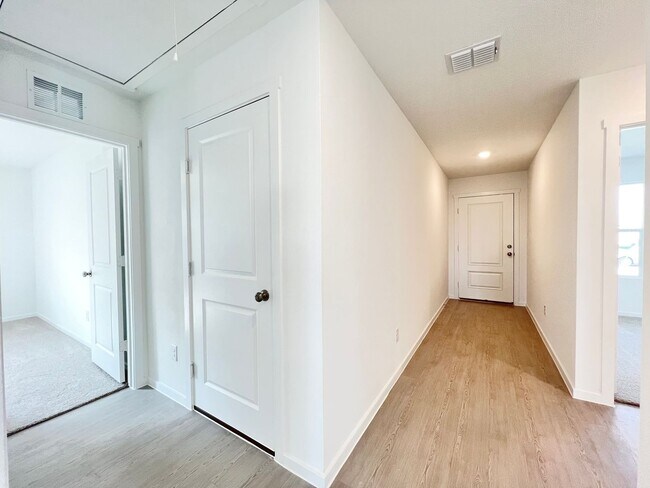 Building Photo - New Build in the Lovely Rosemary Ridge Subdivision
