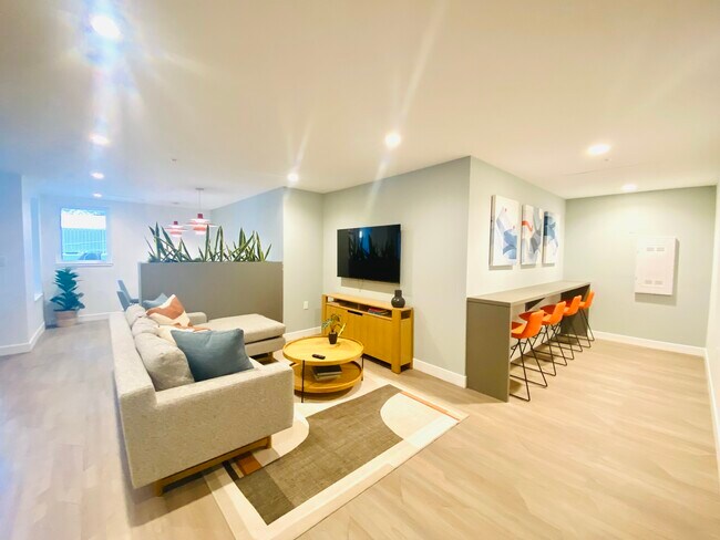 Photo du bâtiment - 1717 13th Av E
