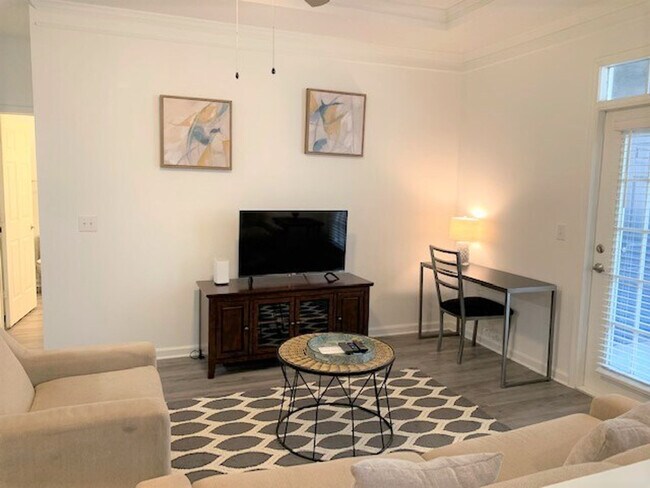 Foto del edificio - 5028 Gardner Dr