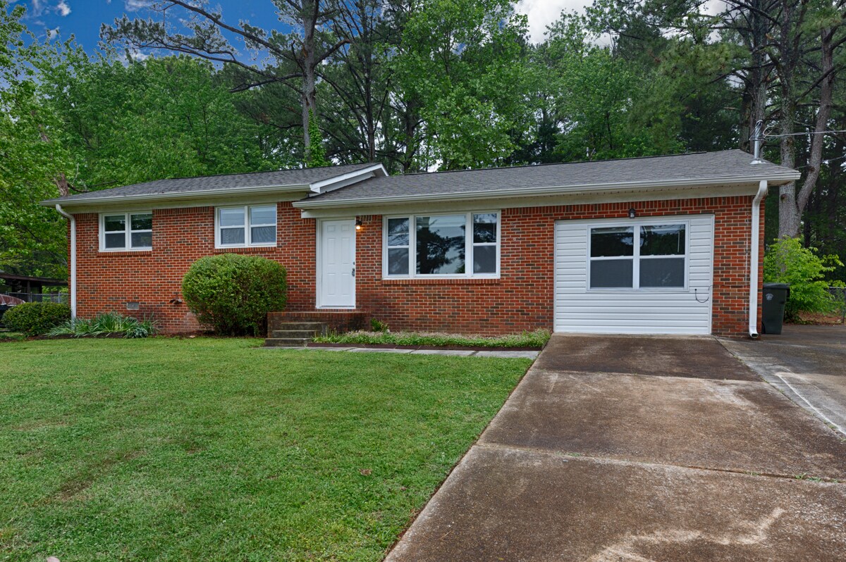 Primary Photo - 504 Marion Dr