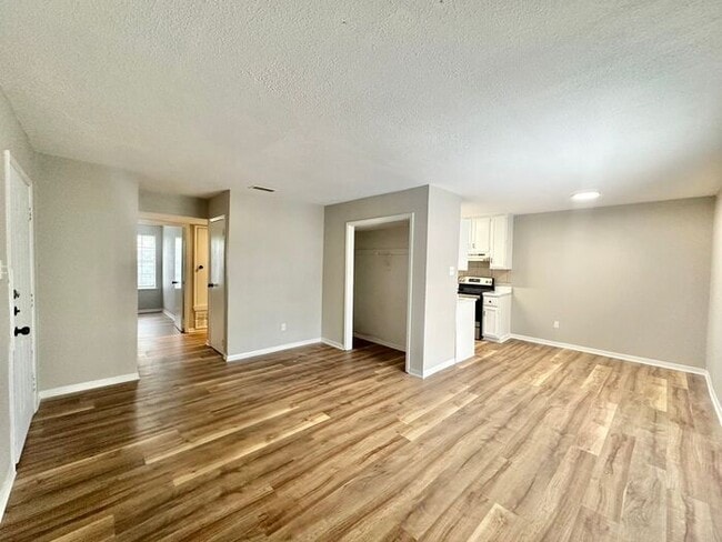 Foto del edificio - Available Now: Affordable Downtown Living!