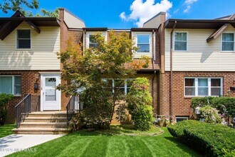 Building Photo - 1334 Sabrina Ct