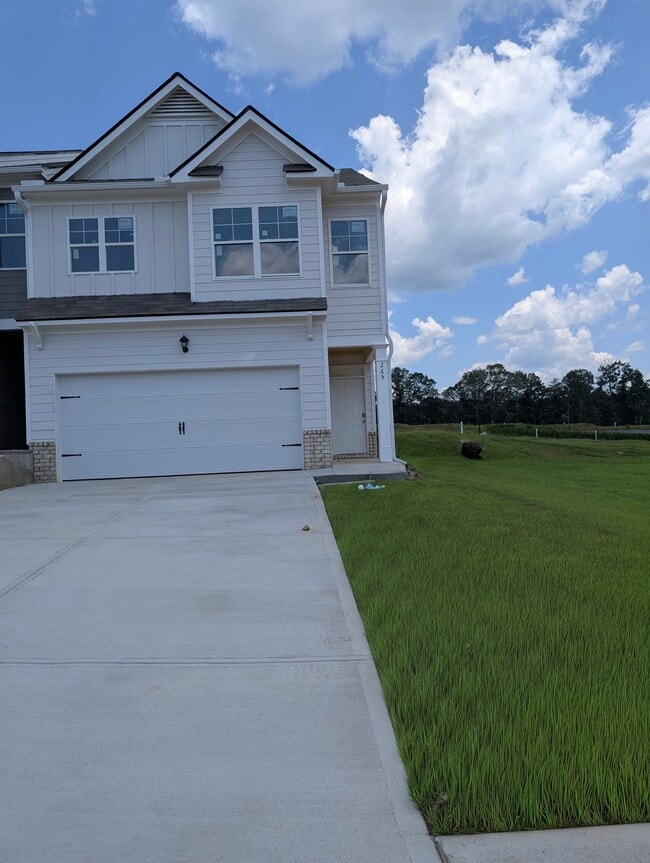 End unit Townhouse - 265 Deerberry Dr