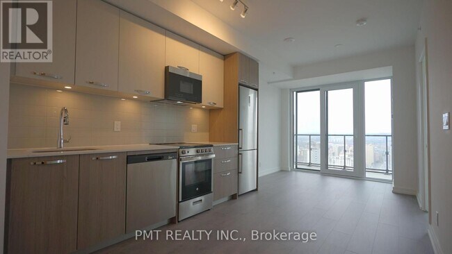 Photo du bâtiment - 75 James St S