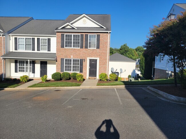 Building Photo - 223 Margate Dr