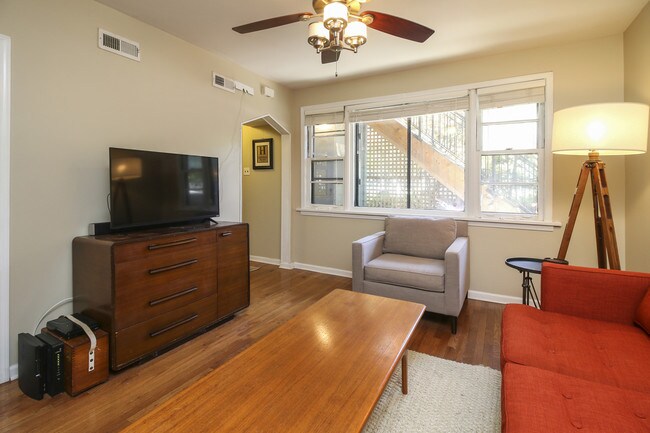 Foto del edificio - 1704 N Sedgwick St