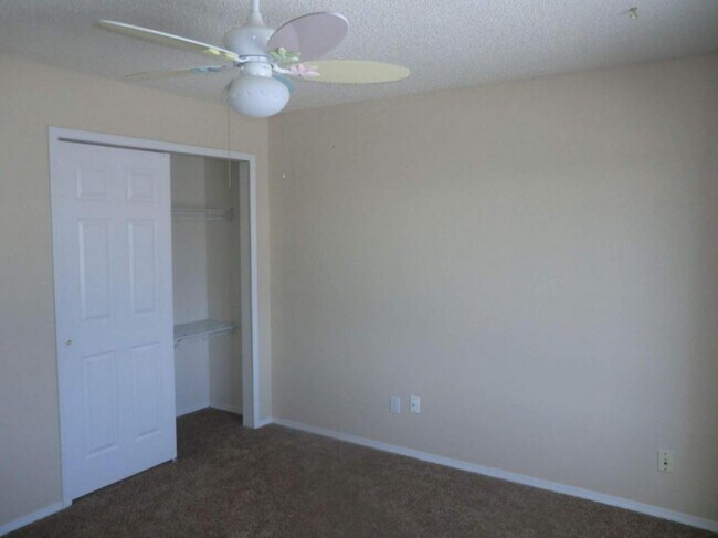 Foto del edificio - 632 Golden Eagle Dr