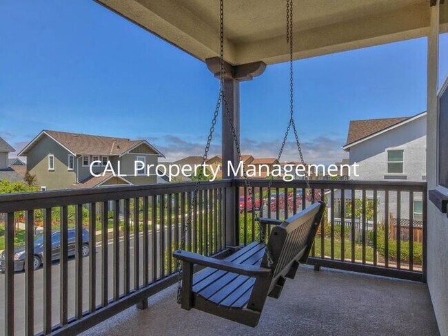 Foto del edificio - Beautiful 4 bedroom house in East Garrison!