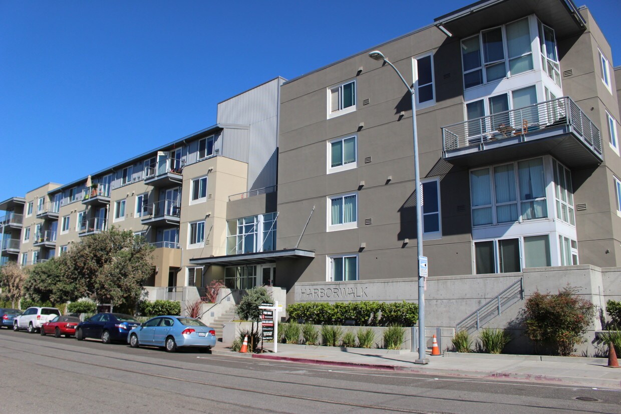 3090 Glascock St, Oakland, CA 94601 Condo for Rent in Oakland, CA