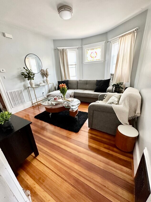 Primary Photo - 21 Rill St