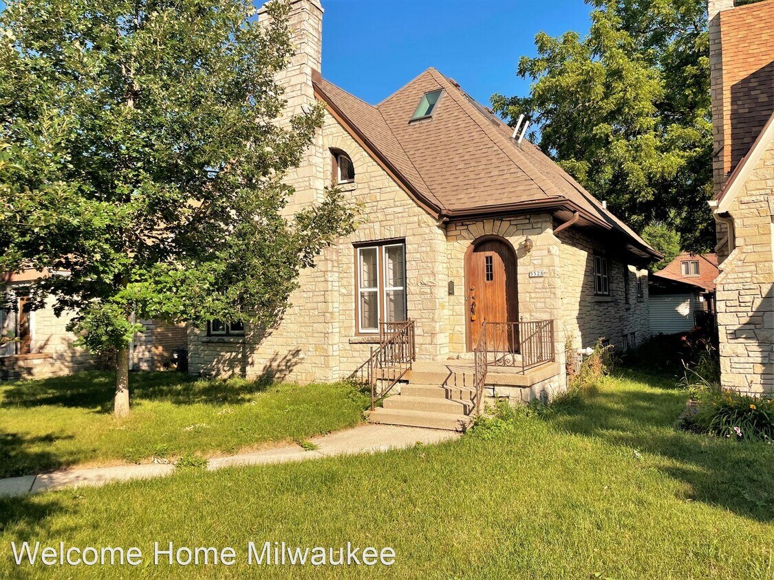 Primary Photo - 3 br, 1 bath House - 5528 W Auer Ave
