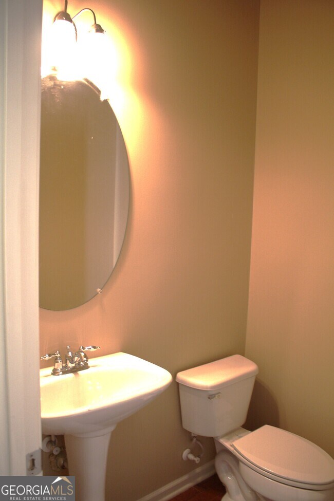 Foto del edificio - 3328 Castleberry Village Cir